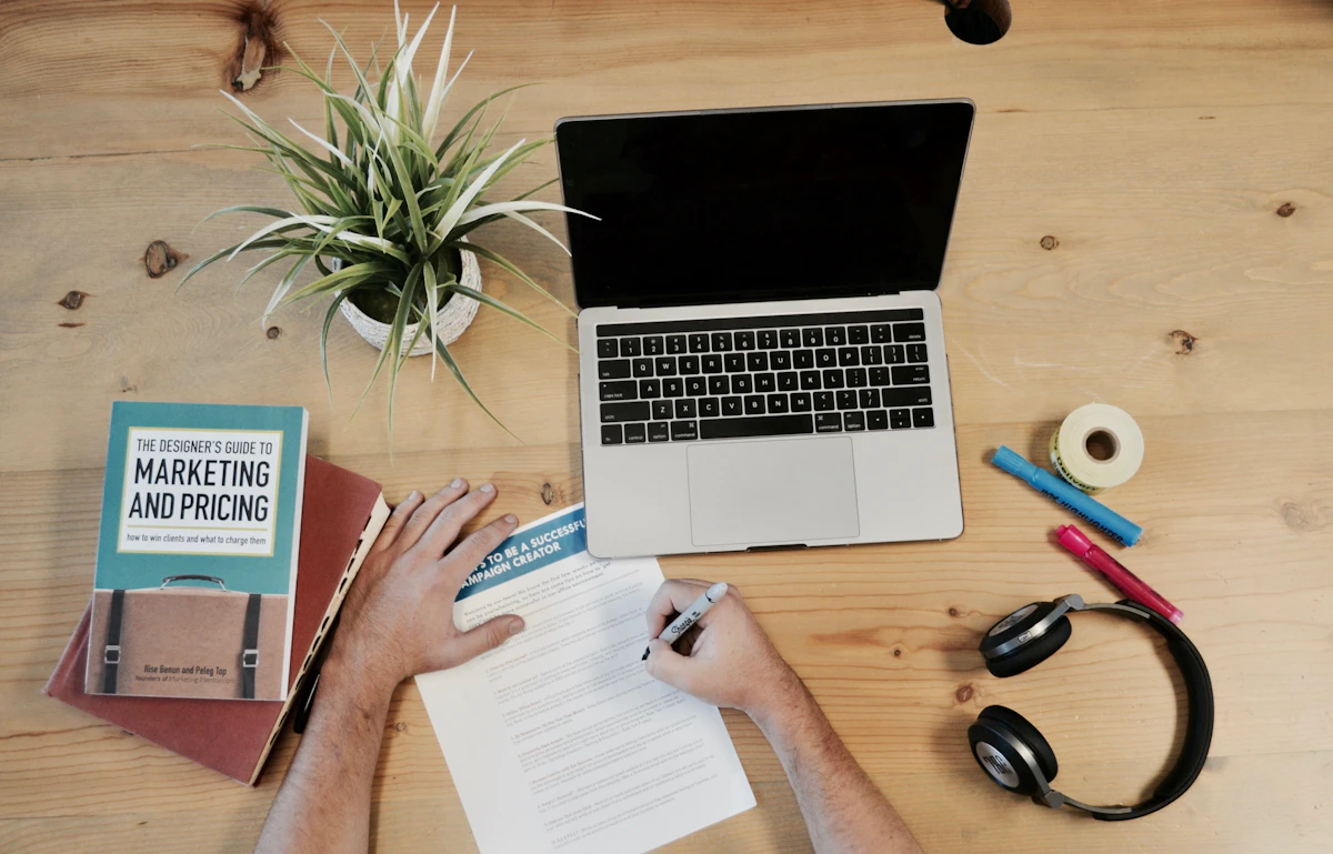 Marketing campaign planning workspace representing a comparison of publisher outreach services